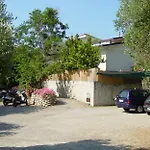 Conti Ξενοδοχείο με διαμερίσματα 4*