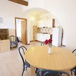 Ξενοδοχείο με διαμερίσματα Conti 4*