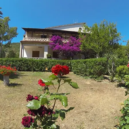 Conti מלון דירות 4*